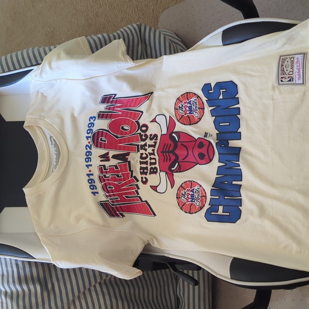 Chicago bulls graphic tee